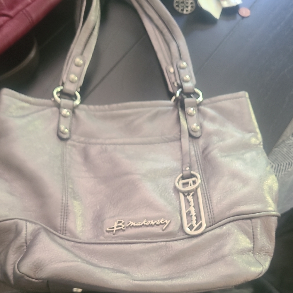 B. Makowsky Silver Leather Bag